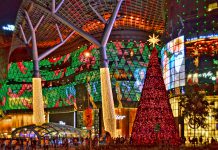 ION OChard Road lung linh trong lễ Giáng Sinh