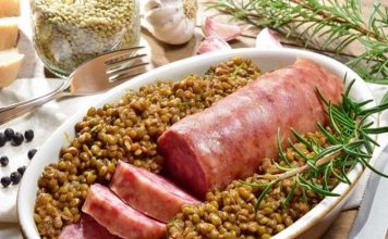 8 món ăn hấp dẫn trên bàn tiệc năm mới của các nước phương Tây